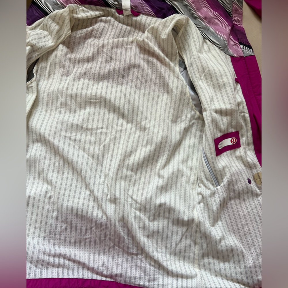 Lululemon Running Nylon Jacket Size 4 - image 7